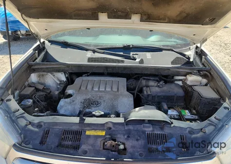 2011 Toyota Highlander Base z USA, uszkodzony, nr VIN 5TDBK3EH2BS069226